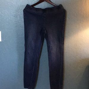 Women’s denim Bandolino leggings.